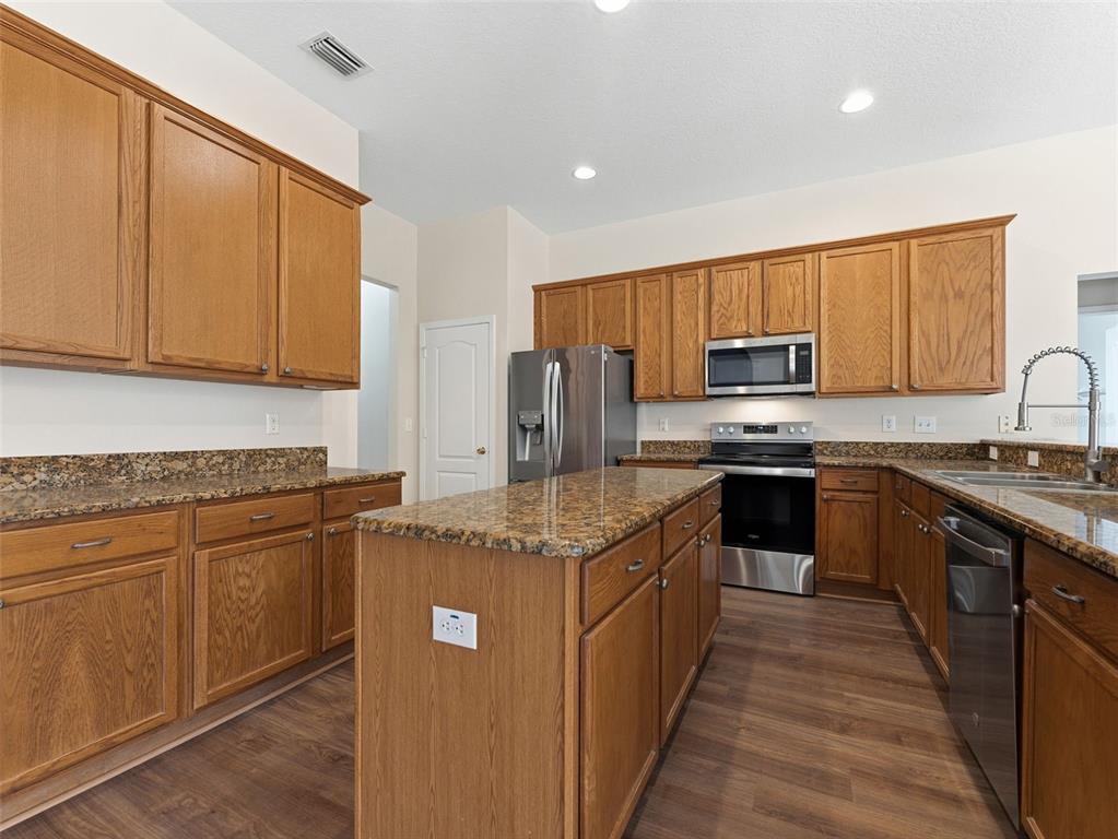 5446 Spectacular Bid Drive Wesley Chapel, FL 33544 - Photo 11 of 63