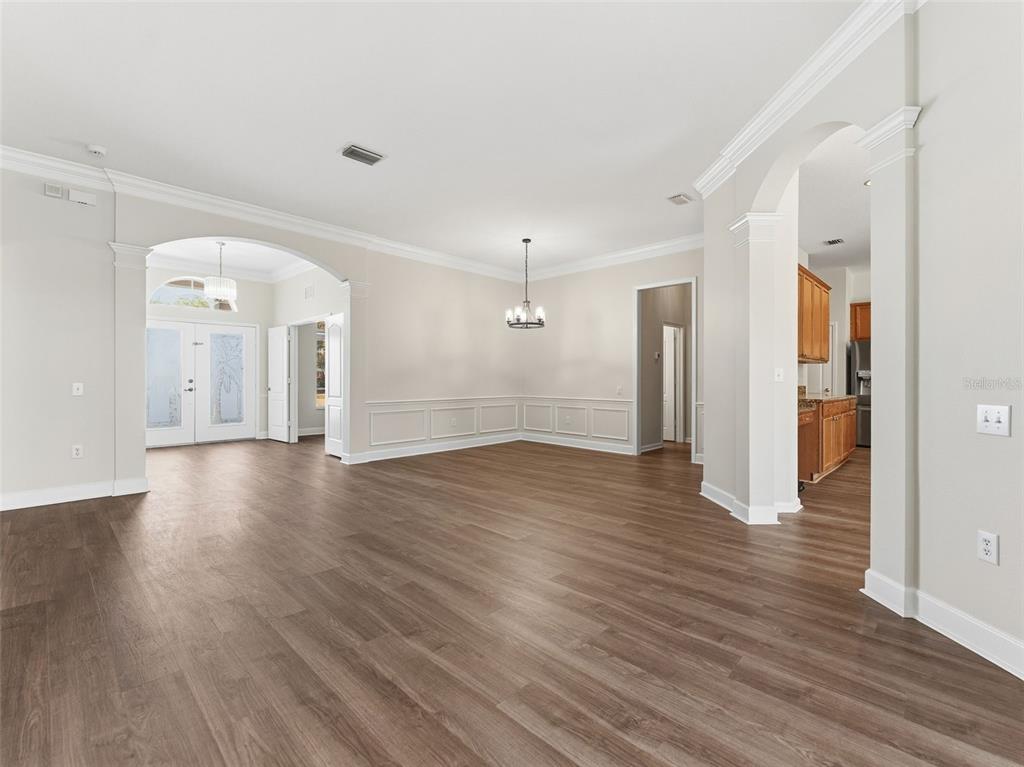 5446 Spectacular Bid Drive Wesley Chapel, FL 33544 - Photo 4 of 63