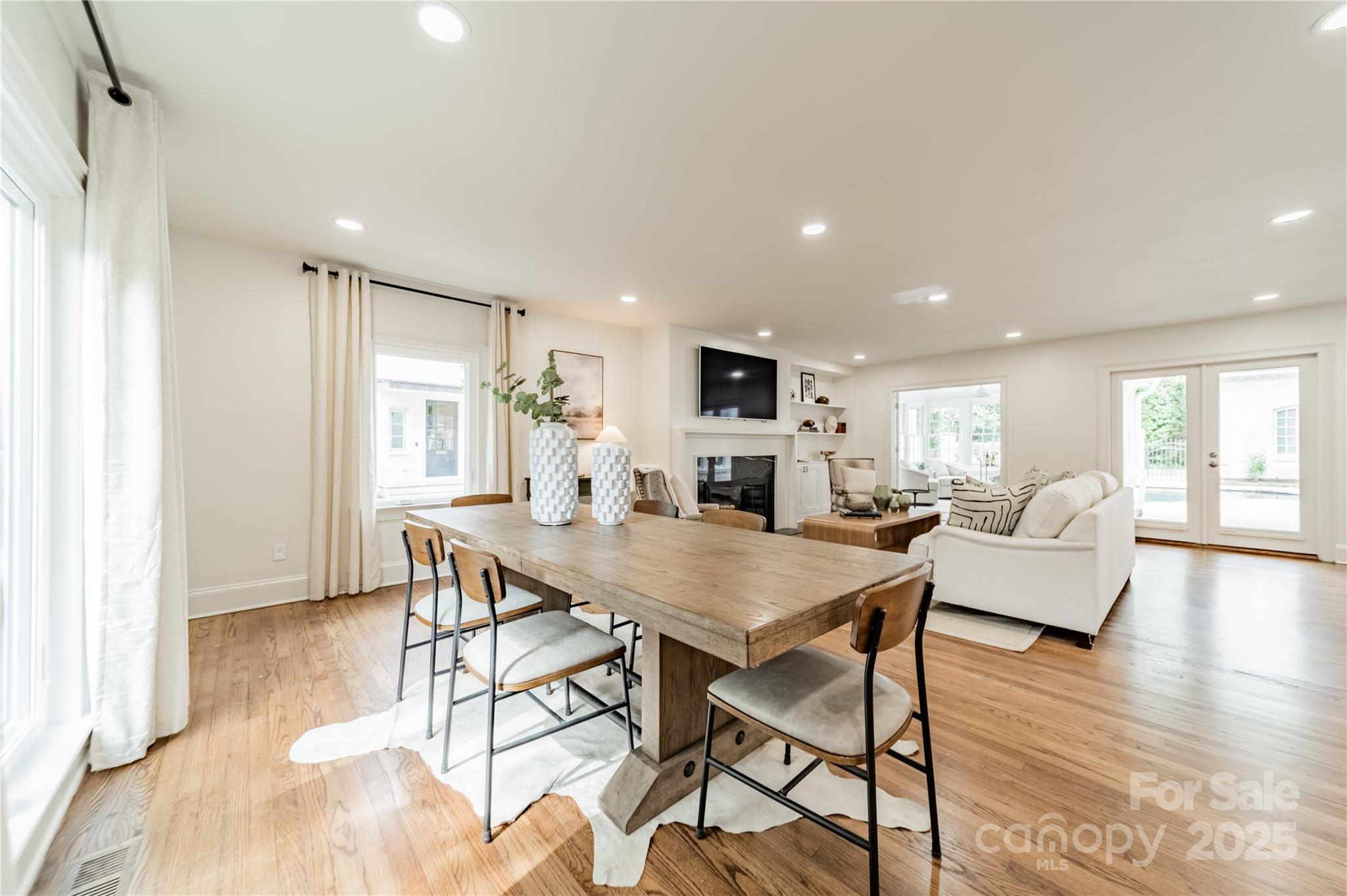 601 Cherokee Road Charlotte, NC 28207 - Photo 12 of 48