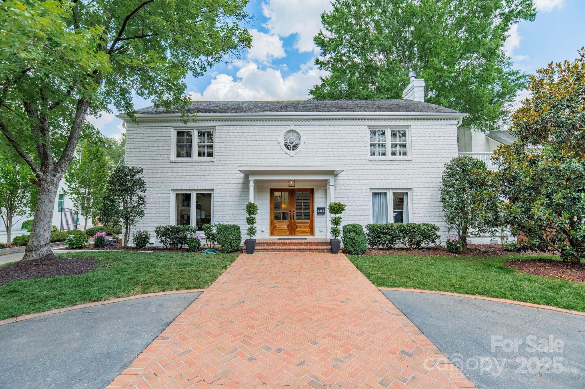 601 Cherokee Road Charlotte, NC 28207 - Photo 2 of 48