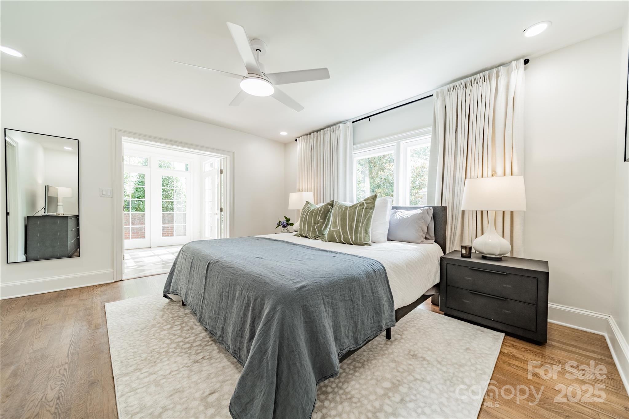 601 Cherokee Road Charlotte, NC 28207 - Photo 4 of 48