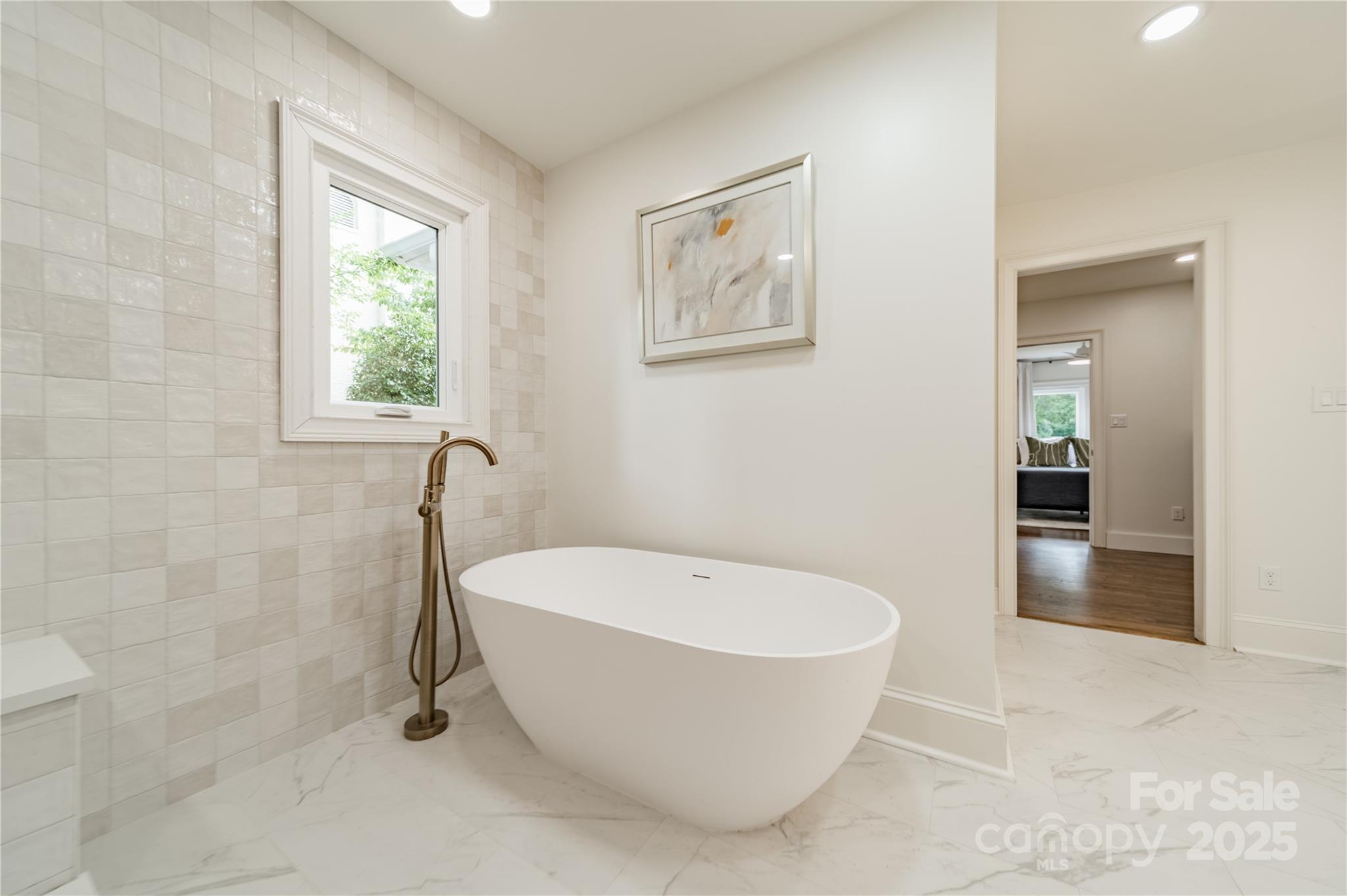 601 Cherokee Road Charlotte, NC 28207 - Photo 9 of 48