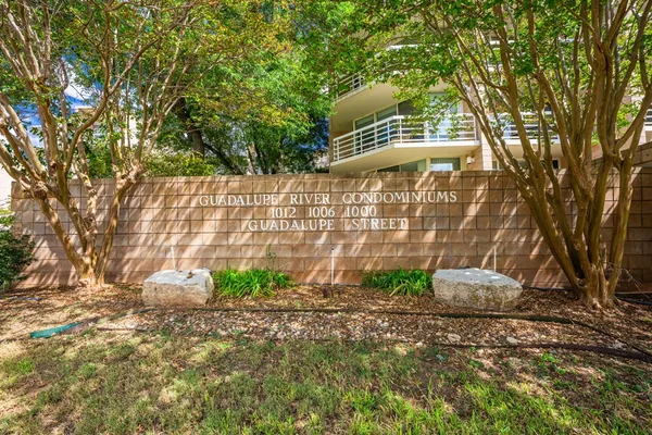 $439,000 | 1006-1d Guadalupe Street, Kerrville, TX 78028