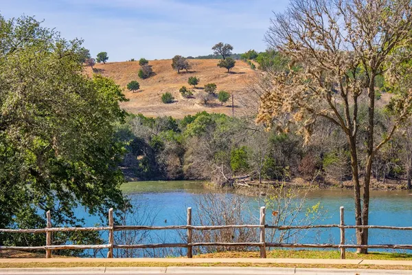 $439,000 | 1006-1d Guadalupe Street, Kerrville, TX 78028