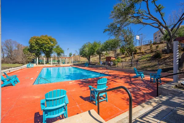 $439,000 | 1006-1d Guadalupe Street, Kerrville, TX 78028