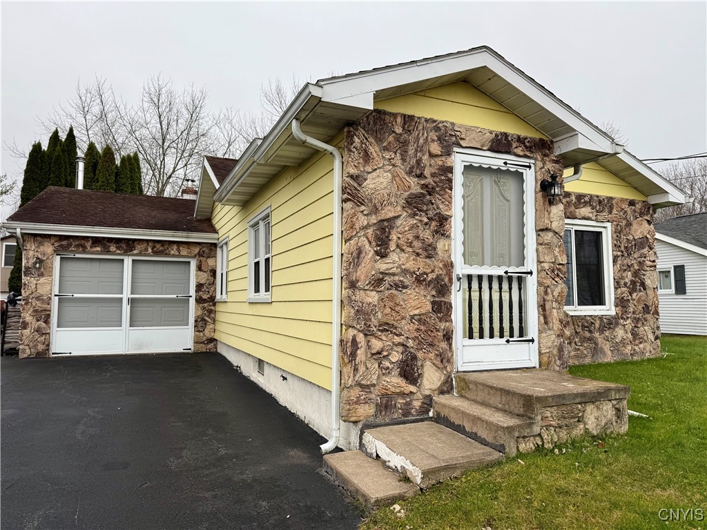 6214 Muskrat Bay Road Cicero, NY 13029 - Photo 2 of 50