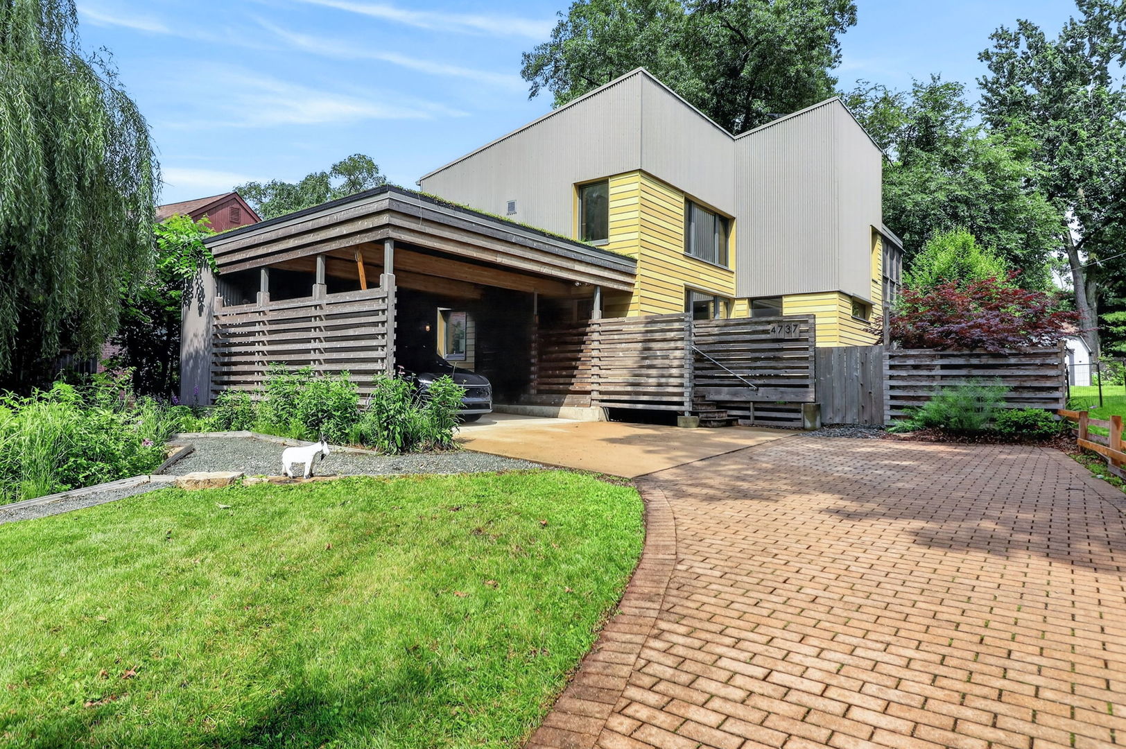 4737 Puffer Road Downers Grove, IL 60515 - Photo 1 of 37 Gallery Image 1