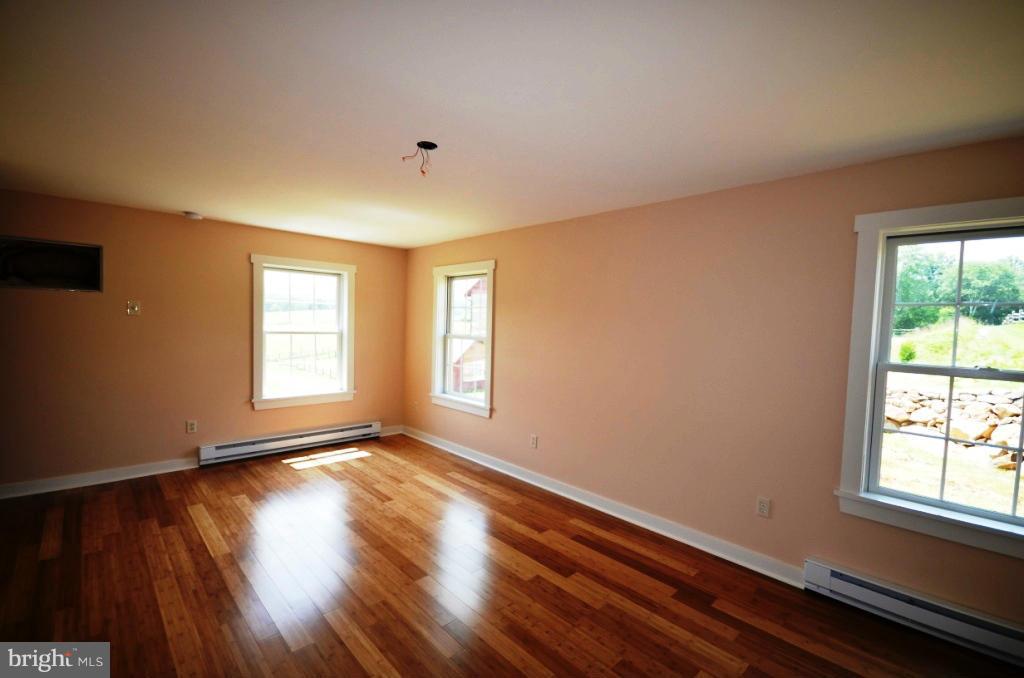 12717 Harpers Ferry Road Purcellville, VA 20132 - Photo 17 of 26 Bedroom