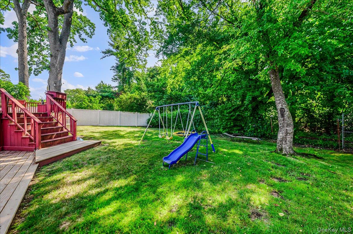 239 Hungry Harbor Road Valley Stream, NY 11581 - Photo 26 of 29