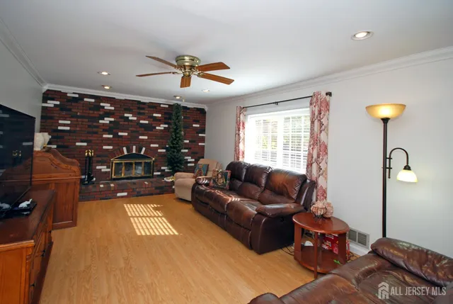 $799,900 | 4 Frieda Lane, Kendall Park, NJ 08824