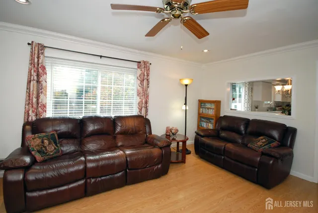 $799,900 | 4 Frieda Lane, Kendall Park, NJ 08824