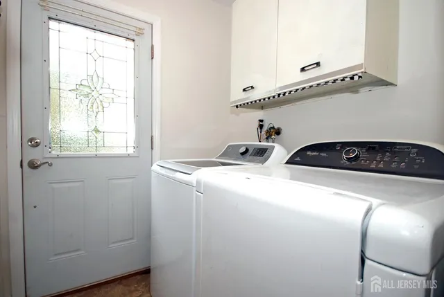 $799,900 | 4 Frieda Lane, Kendall Park, NJ 08824