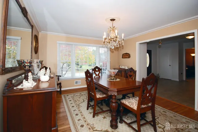 $799,900 | 4 Frieda Lane, Kendall Park, NJ 08824