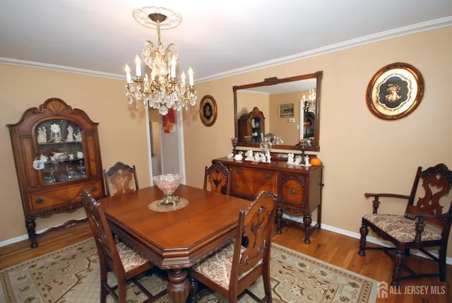 $799,900 | 4 Frieda Lane, Kendall Park, NJ 08824