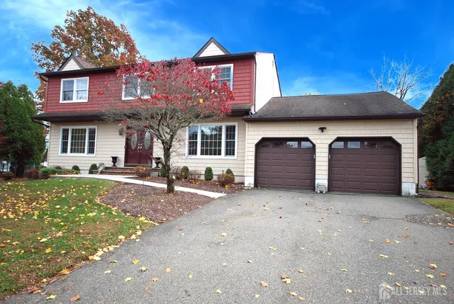 $799,900 | 4 Frieda Lane, Kendall Park, NJ 08824