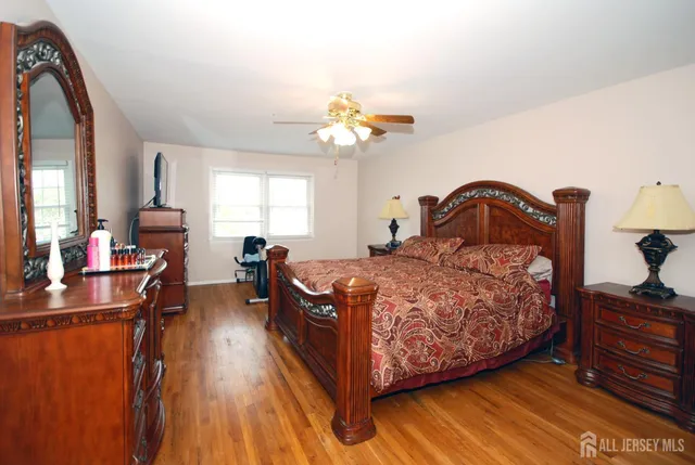 $799,900 | 4 Frieda Lane, Kendall Park, NJ 08824