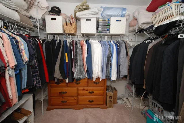 $799,900 | 4 Frieda Lane, Kendall Park, NJ 08824