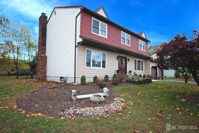 $799,900 | 4 Frieda Lane, Kendall Park, NJ 08824