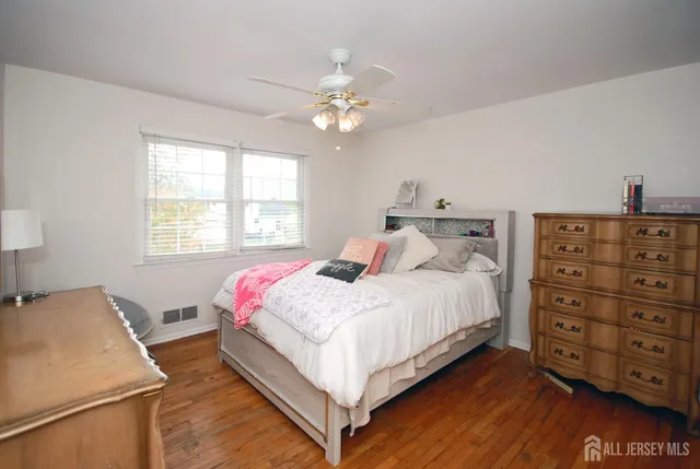 $799,900 | 4 Frieda Lane, Kendall Park, NJ 08824