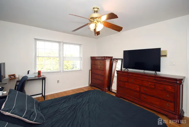 $799,900 | 4 Frieda Lane, Kendall Park, NJ 08824