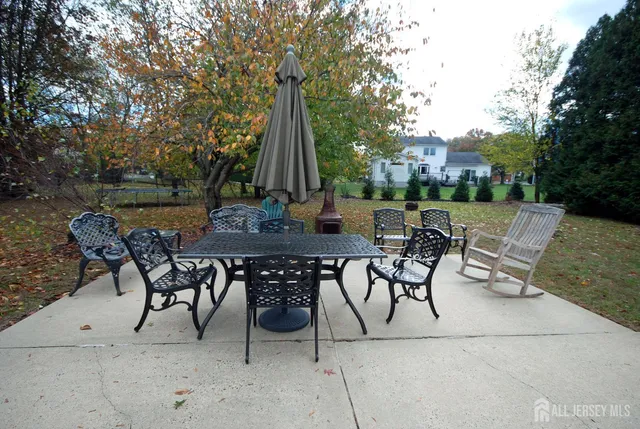 $799,900 | 4 Frieda Lane, Kendall Park, NJ 08824