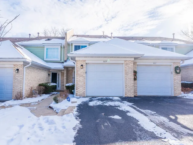 $274,900 | 369 Lakeview Circle, Bolingbrook, IL 60440