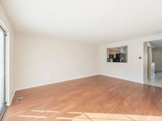 $269,900 | 369 Lakeview Circle, Bolingbrook, IL 60440