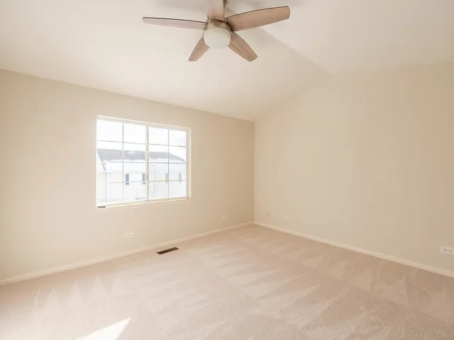 $269,900 | 369 Lakeview Circle, Bolingbrook, IL 60440