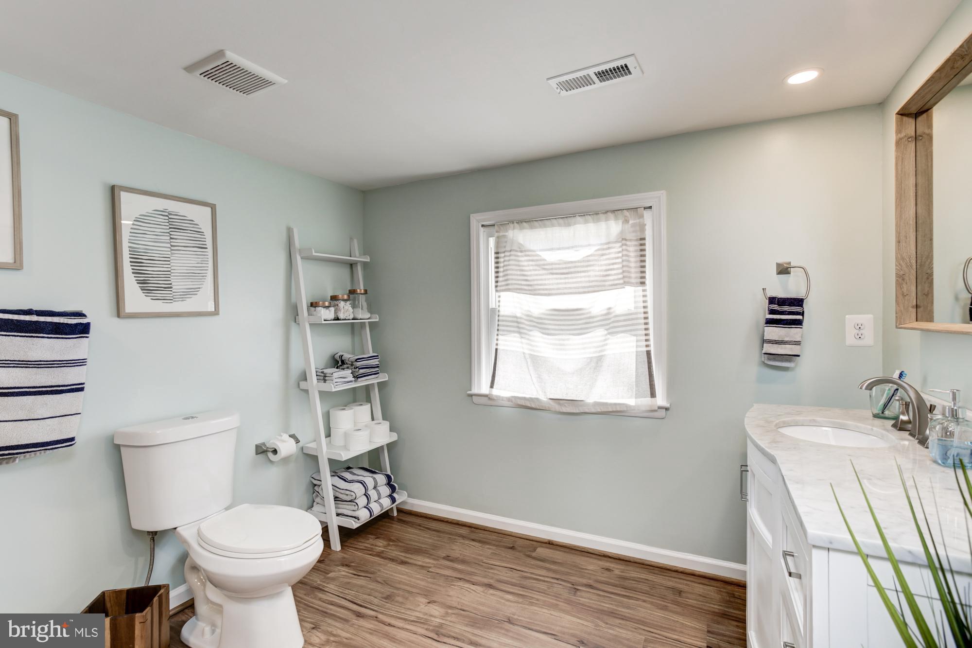 1705 Longwood Road Edgewater, MD 21037 - Photo 32 of 57 Bathroom #2