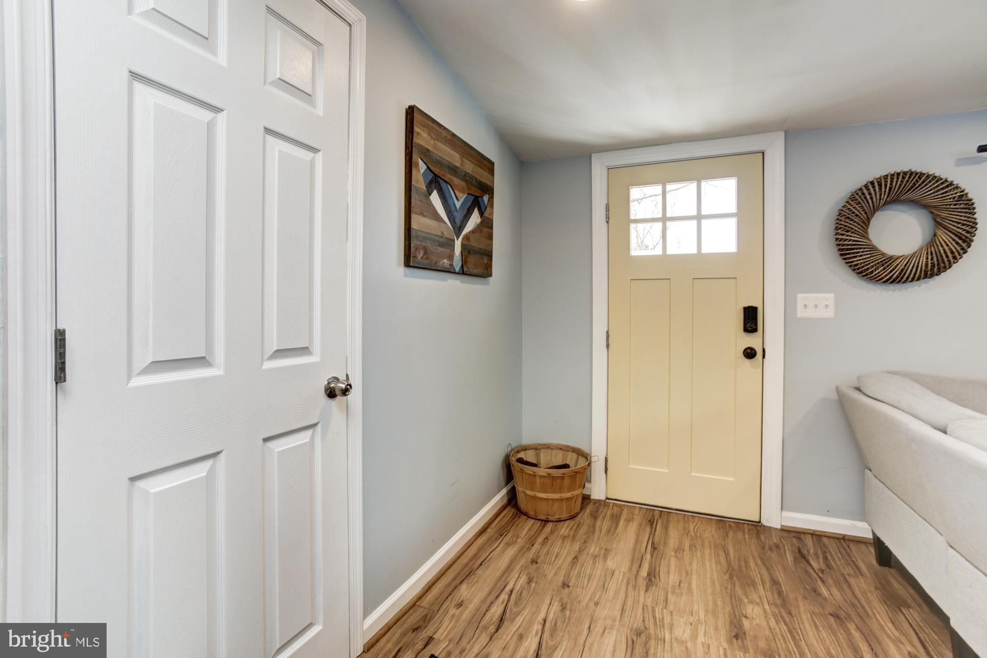 1705 Longwood Road Edgewater, MD 21037 - Photo 6 of 57 Entrance