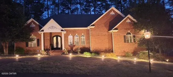 $669,900 | 16 Fields Chase, Jackson, TN 38305