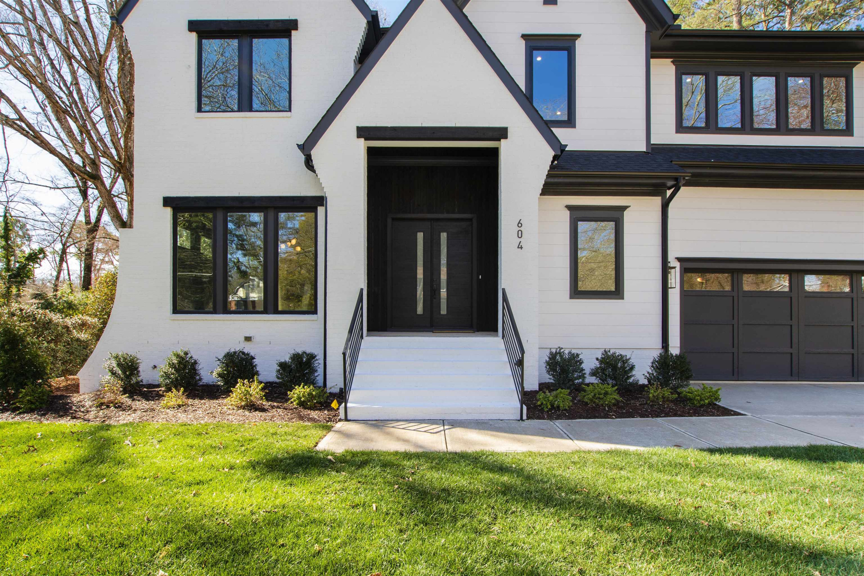 604 Yale Street Raleigh, NC 27609 - Photo 4 of 74 Photo 4