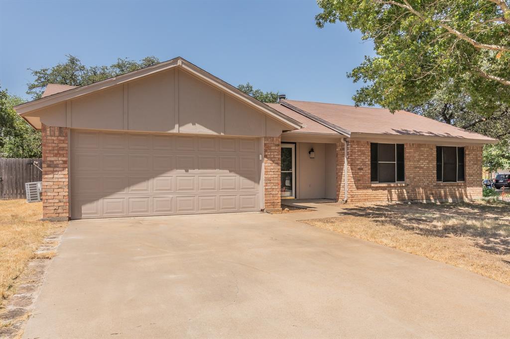 1517 Raintree Lane Cleburne, TX 76033 - Photo 3 of 31 Gallery Image 3