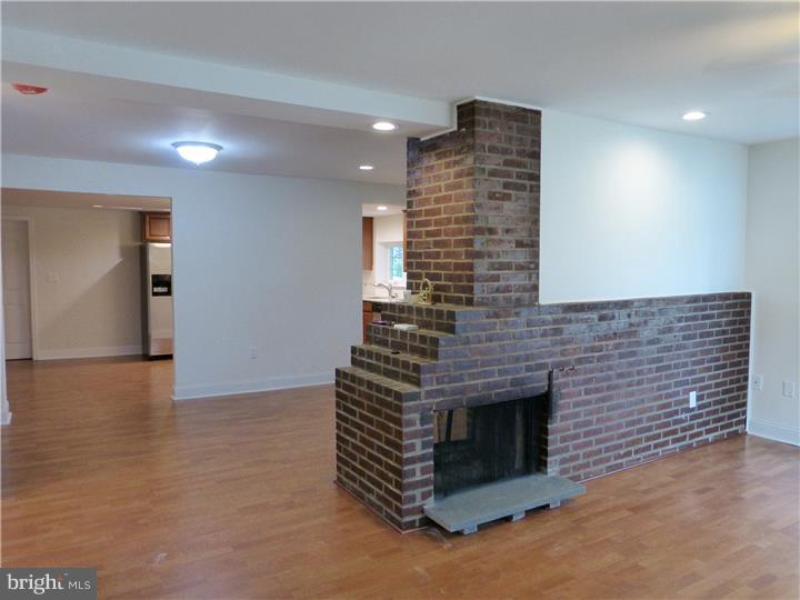 74 Goodturn Road Levittown, PA 19057 - Photo 3 of 16 Living Room