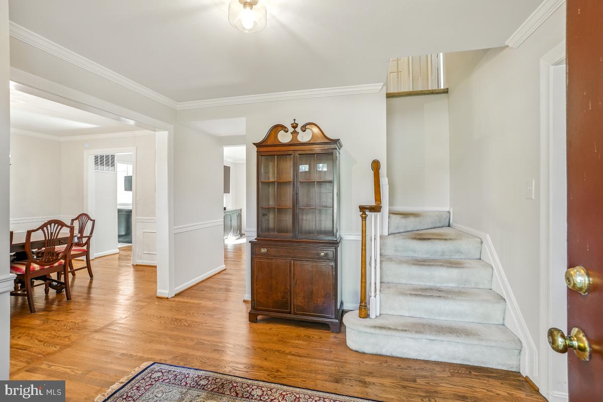 14701 Native Dancer Road North Potomac, MD 20878 - Photo 7 of 34 Entry