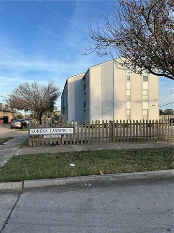 $89,000 | 2201 Houma Boulevard, Unit 207, Metairie, LA 70001