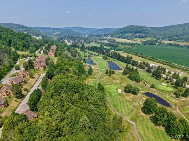 $495,500 | 19 Snowpine Great Valley, Ellicottville, NY 14731