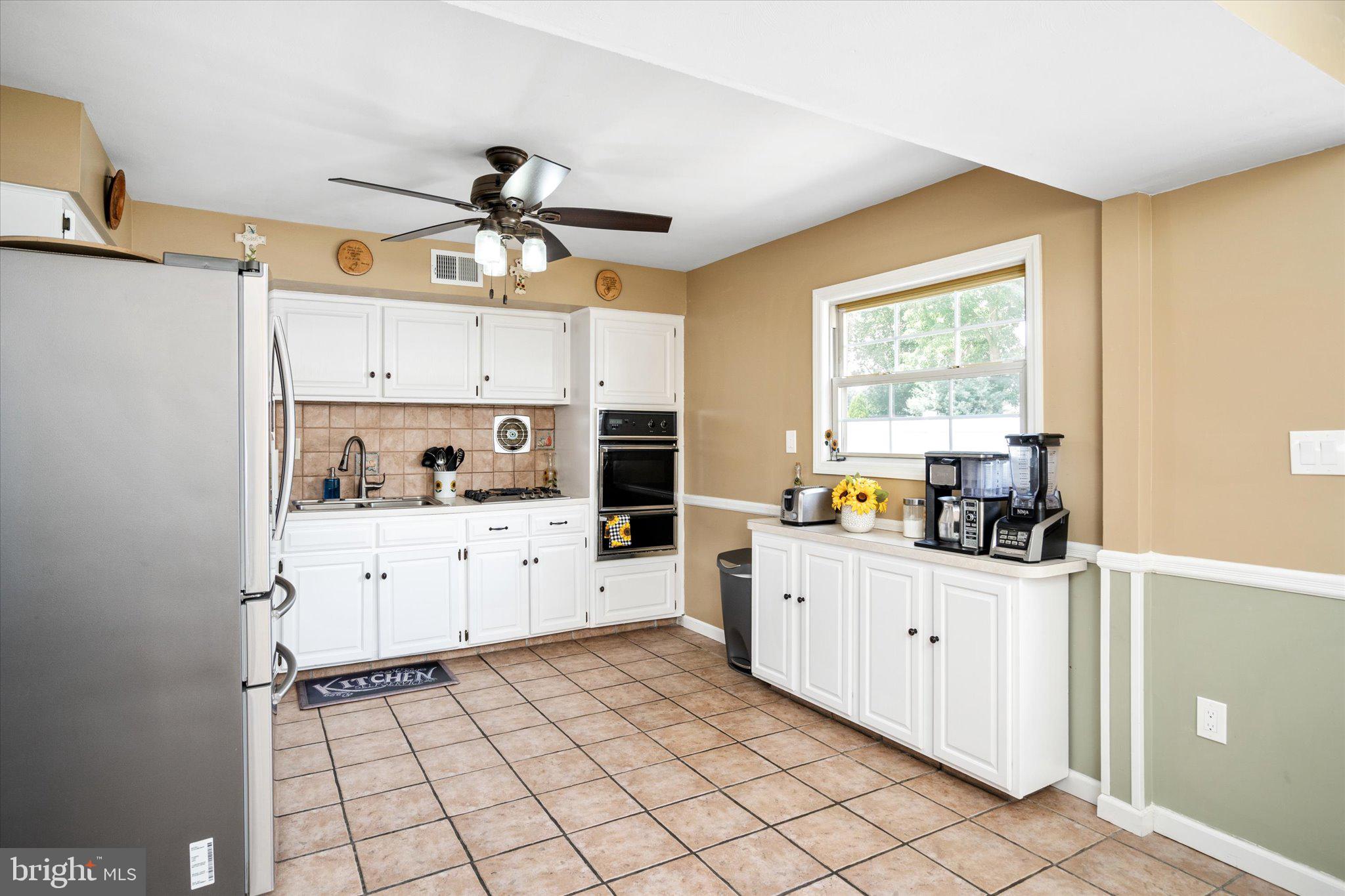 30 Sycamore Way Hamilton, NJ 08690 - Photo 11 of 40