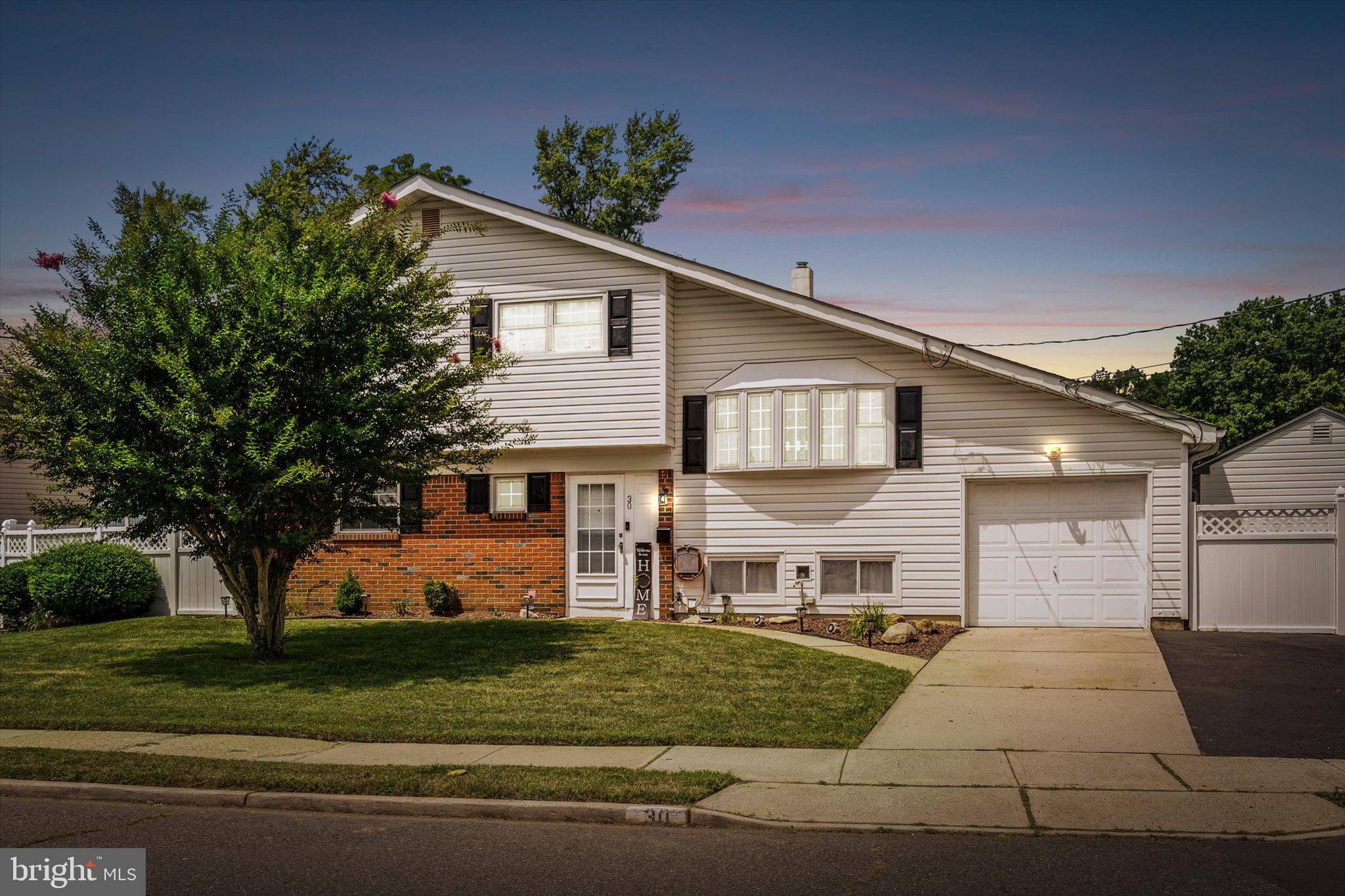 30 Sycamore Way Hamilton, NJ 08690 - Photo 2 of 40