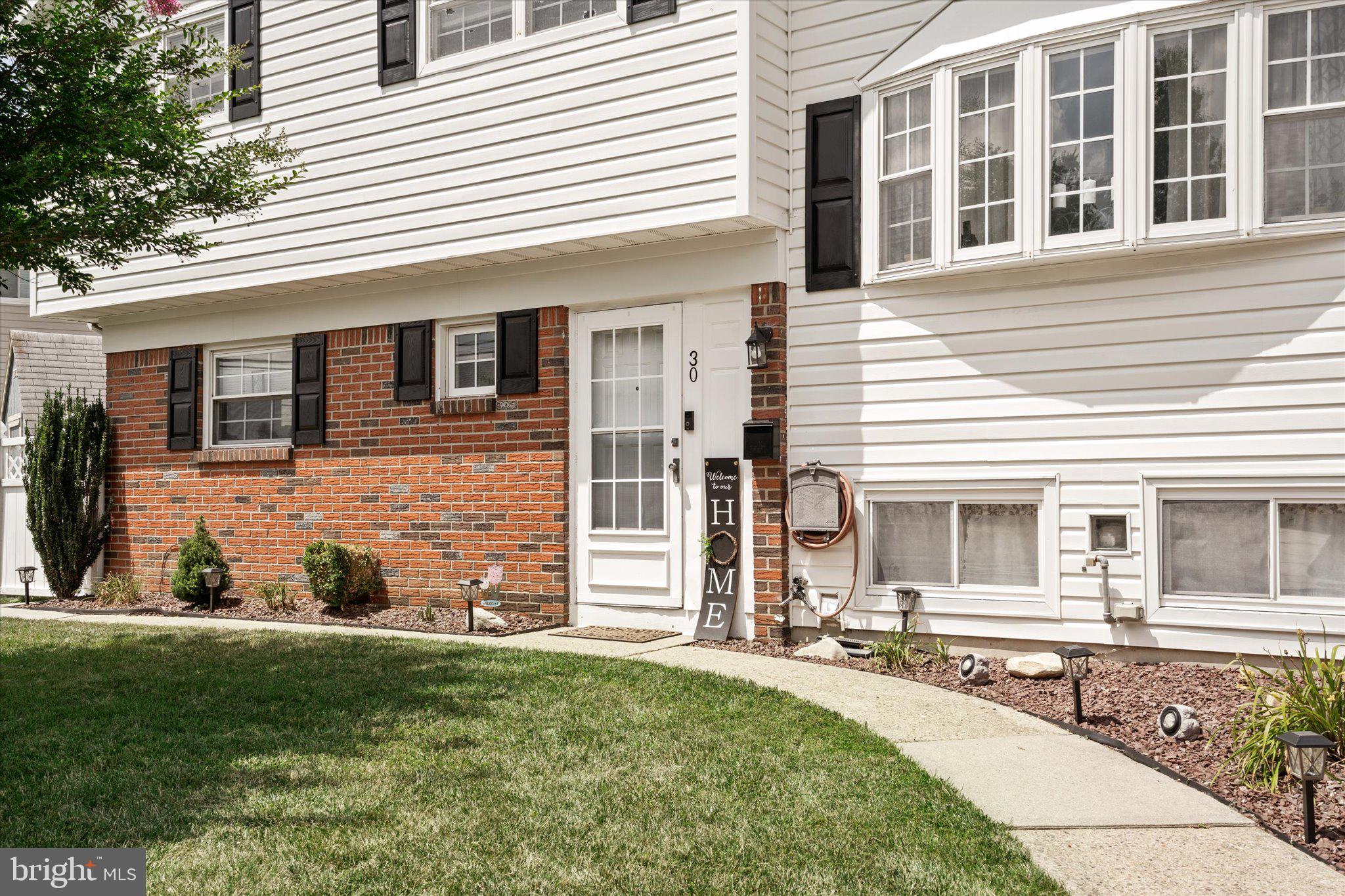 30 Sycamore Way Hamilton, NJ 08690 - Photo 3 of 40