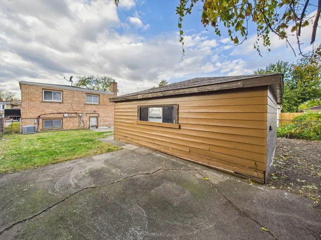 $199,900 | 235 32nd Avenue, Bellwood, IL 60104