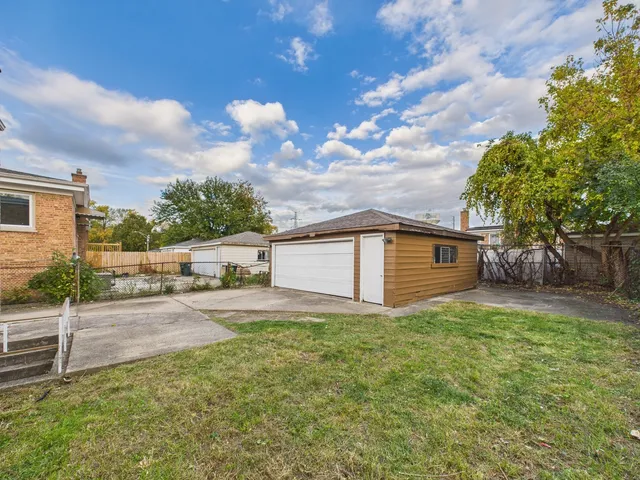 $199,900 | 235 32nd Avenue, Bellwood, IL 60104