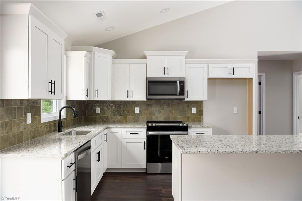 108 Unity Street Thomasville, NC 27360 - Photo 11 of 27