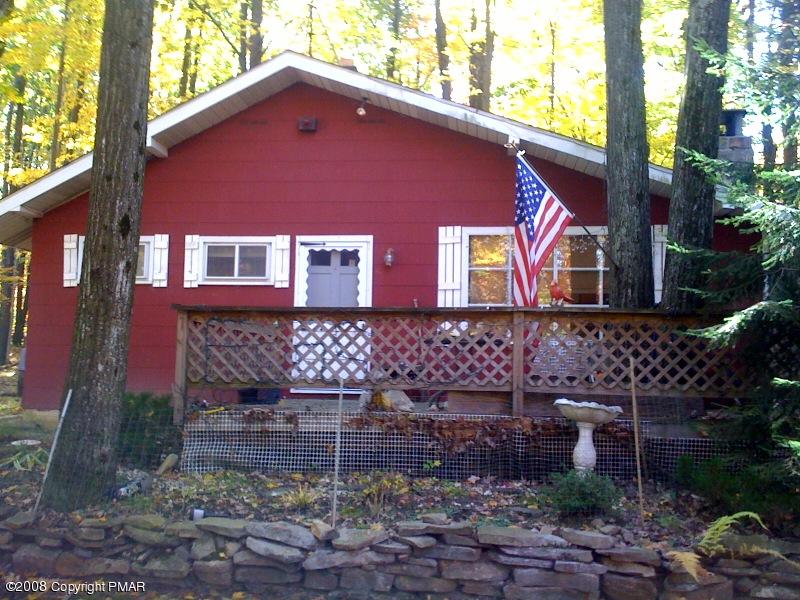 1001 Red Run Road Pocono Summit, PA 18346 - Photo 1 of 2 Front