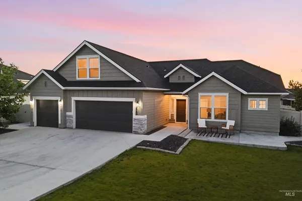 $599,900 | 2369 North Meadowhills Avenue, Star, ID 83669