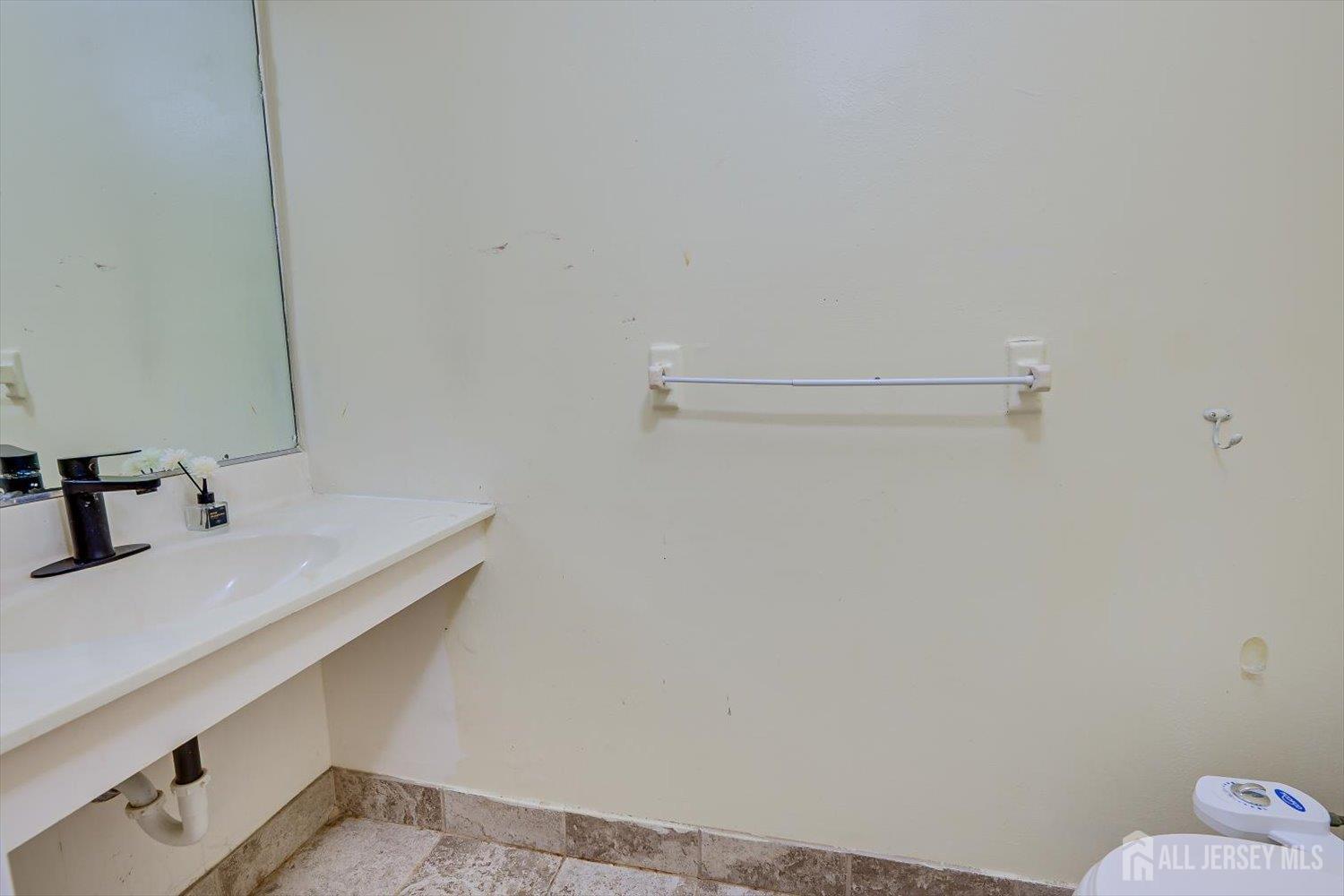 503 Timber Oaks Road Edison, NJ 08820 - Photo 20 of 43 Gallery Image 20