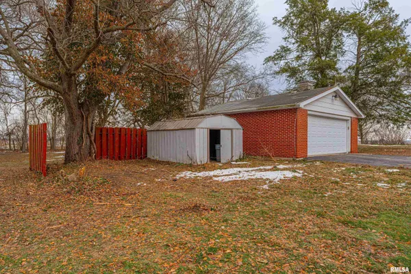 $200,000 | 1356 1250th Avenue, Lincoln, IL 62656