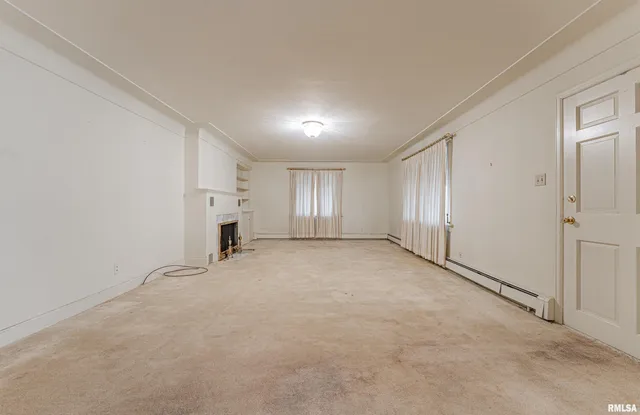 $300,000 | 1356 1250th Avenue, Lincoln, IL 62656