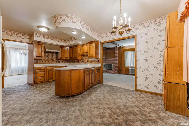 $300,000 | 1356 1250th Avenue, Lincoln, IL 62656