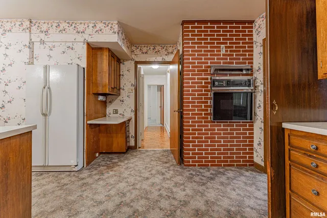 $300,000 | 1356 1250th Avenue, Lincoln, IL 62656